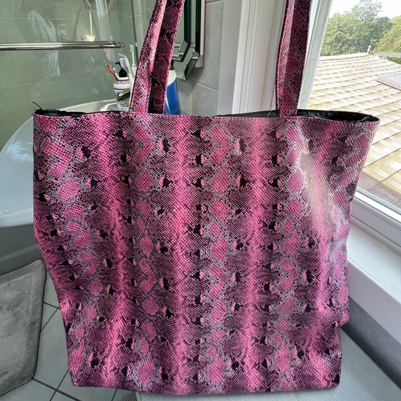 Saks 5th Avenue tote - Picture 2 of 3